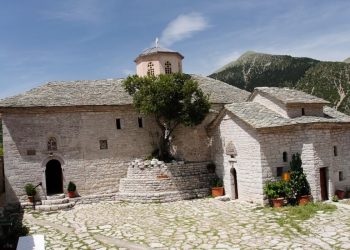 Ανοιχτή καθημερινά η Ιερά Μονή Παναγίας Σπηλιάς – Καθημερινές Ακολουθίες