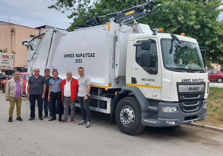 Στην υπηρεσία καθαριότητας του Δήμου Καρδίτσας ακόμη ένα νέο απορριμματοφόρο