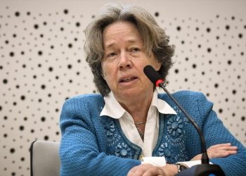 Ιατρικός Σύλλογος: Η Αθηνά Λινού να ζητήσει συγγνώμη για τις απαράδεκτες δηλώσεις της