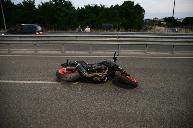 Θρήνος στην Λάρισα για την 26χρονη που «έφυγε» στο τροχαίο – Τραυματισμένος ο 25χρονος οδηγός της μηχανής