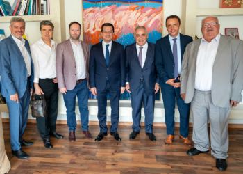 Στον Υπουργό Ανάπτυξης Κώστα Σκρέκα εκπρόσωποι της επιχειρηματικής κοινότητας για τα προβλήματα της αγοράς