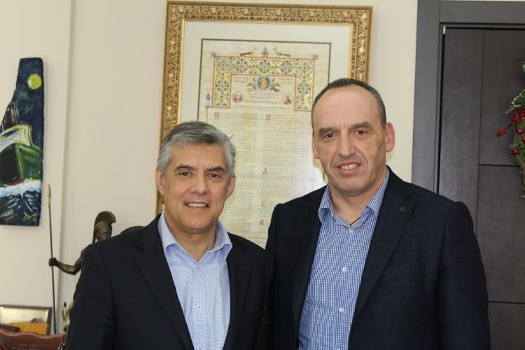 Τα στερνά τιμούν τα πρώτα…