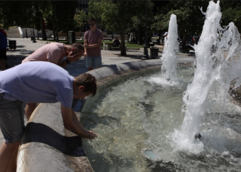 Καλλιάνος για καύσωνα: «Παρακαλώ θερμά, ψυχραιμία! Για όνομα της Παναγίας δεν θα φθάσει τους 48 η θερμοκρασία»