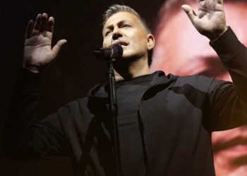 «Βάλε λίγο μυαλό»: Κυκλοφόρησε το νέο τραγούδι του Νίκου Μακρόπουλου