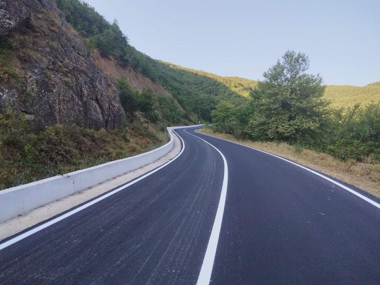 Έργα οδικής ασφάλειας στο δρόμο Μητρόπολη-Τσαρδάκι  από την Περιφέρεια