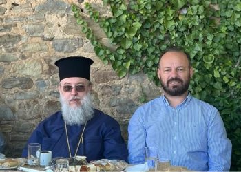 Με την ευχή του αγίου Κηφισιάς προχωρά ο Στάθης…!!!!