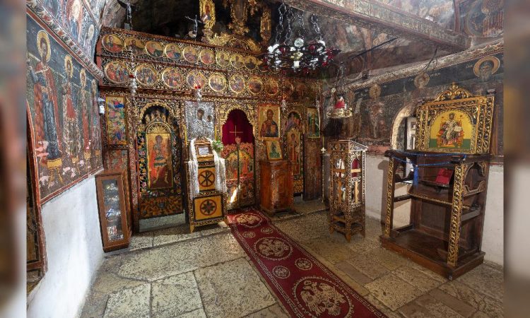 Καθημερινές Παρακλήσεις προς την Κυρία Θεοτόκο στην Ιερά Μονή Παναγίας Πελεκητής