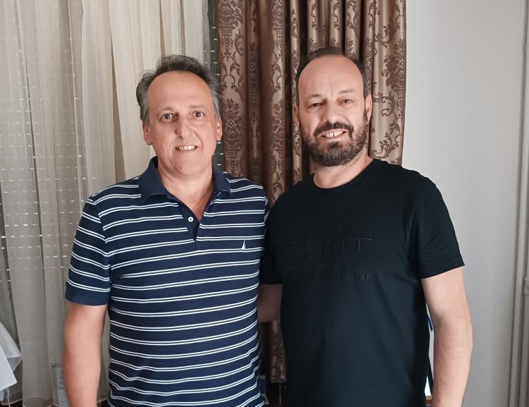 Ο πρόεδρος της Τ.Κ. Χάρματος Σπυρίδωνας Διάκος με «ΝΕΑ ΠΟΡΕΙΑ» και Φάνη Στάθη