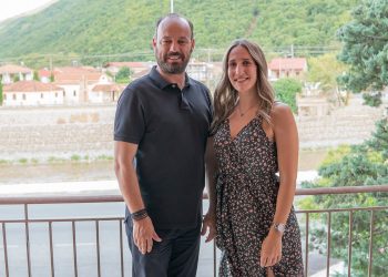 Η Ιουλία Χαρίση υποψήφια με «ΝΕΑ ΠΟΡΕΙΑ» και Φάνη Στάθη για το Τ.Σ. Δρακότρυπας