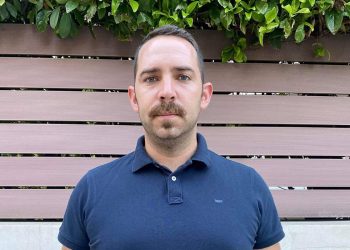 Ο Διονύσης Μίχος υποψήφιος με «ΝΕΑ ΠΟΡΕΙΑ» και Φάνη Στάθη