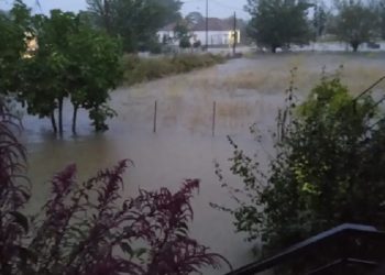 Κακοκαιρία Daniel: Μετά τον Βόλο σαρώνει τώρα την Καρδίτσα