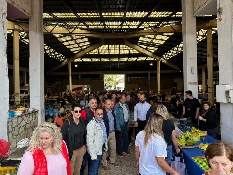 Θερμή υποδοχή στην αγορά του Μουζακίου για τον συνδυασμό  «ΝΕΑ ΠΟΡΕΙΑ»