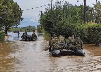 Πεζοναύτες, ελικόπτερα και φρεγάτες στη Θεσσαλία για την επερχόμενη κακοκαιρία