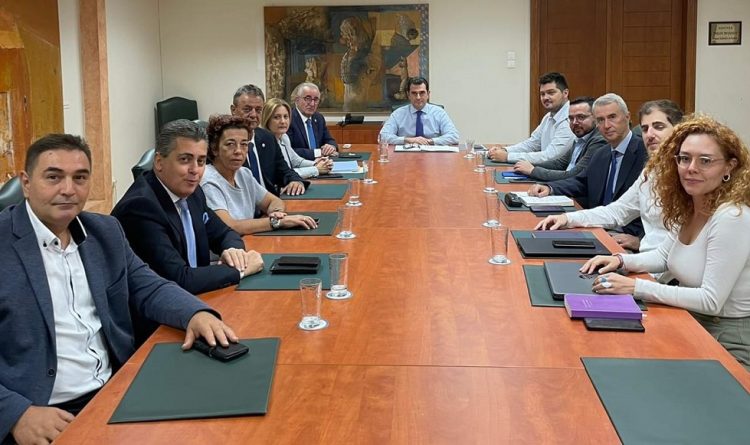 Υπουργός Ανάπτυξης: «Να κρατηθούν σταθερές οι τιμές στο ψωμί»