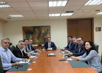 Συνάντηση του Υπουργού Ανάπτυξης με τους Εμπόρους για την παραγωγική ανασυγκρότηση της Θεσσαλίας