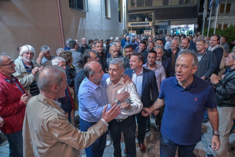 Βούλιαξε το Πνευματικό Κέντρο των Τρικάλων ο Αγοραστός