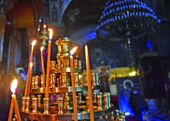 Ιερόσυλοί έκλεψαν μανουάλια από εκκλησία της Καρδίτσας