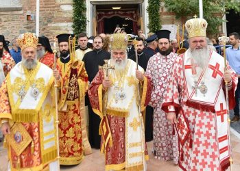 Ο Θεσσαλιώτιδος Τιμόθεος  στην μεγαλειώδη λιτανεία  για τον Άγιο Δημήτριο στη Θεσσαλονίκη