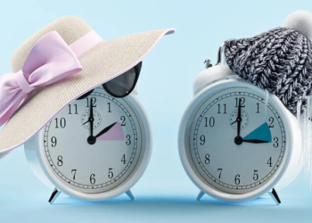 Αλλαγή ώρας 2023: Πότε γυρνάμε πίσω τα ρολόγια για να κερδίσουμε ύπνο