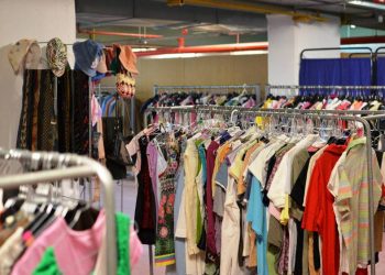 Eίδη ένδυσης και λευκά είδη για τους δημότες Παλαμά