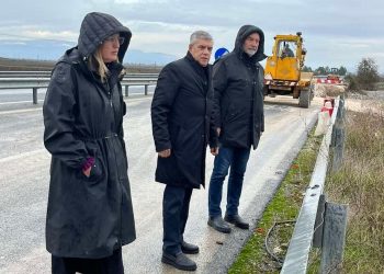 Σε εξέλιξη οι εργασίες για την προσωρινή αποκατάσταση του δρόμου Καρδίτσας – Λάρισας