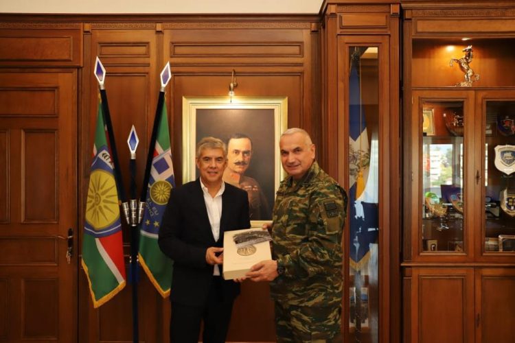 Στο Στρατηγείο της 1ης Στρατιάς στη Λάρισα ο Περιφερειάρχης Κ. Αγοραστός