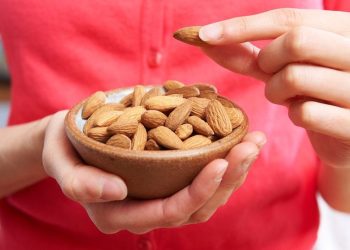 Τι κερδίζουν όσοι τρώνε αμύγδαλα την ημέρα – Τα οφέλη για τον οργανισμό