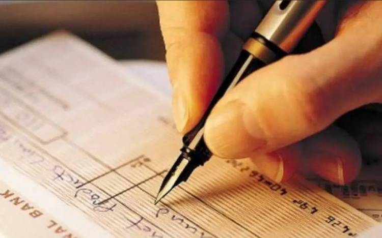 Αγόρασαν την παραγωγή αγρότη και πλήρωσαν με πλαστή επιταγή