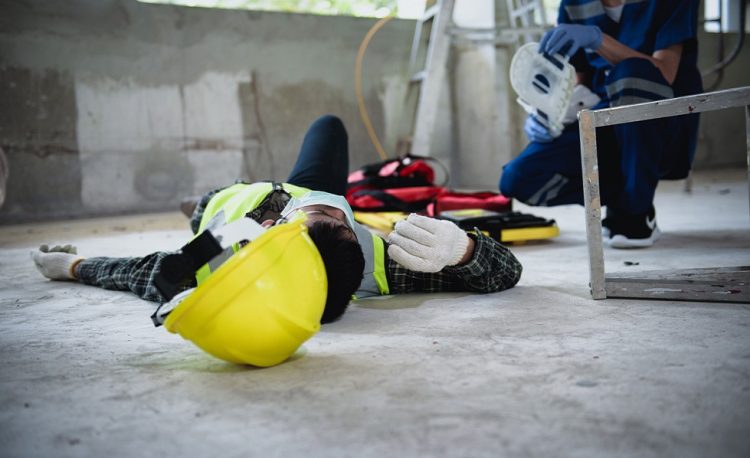 Εργατικό ατύχημα σε εργοστάσιο στη Λάρισα – Του “έπιασε” τον βραχίονα το μηχάνημα