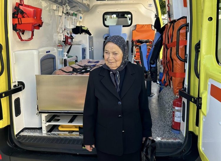 Συνταξιούχος αγρότισσα δώρισε ασθενοφόρο στο Νοσοκομείο – Ποιους δύο όρους έθεσε