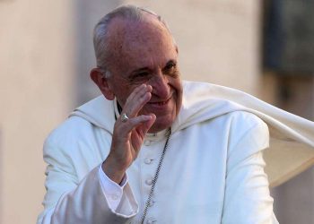 Ο Πάπας Φραγκίσκος καθιερώνει νέο κριτήριο «αγιοποιήσεως» στον Παπισμό