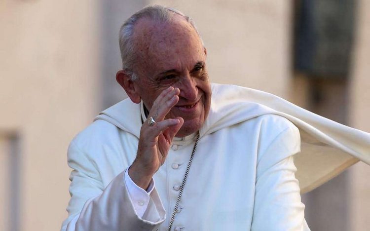 Ο Πάπας Φραγκίσκος καθιερώνει νέο κριτήριο «αγιοποιήσεως» στον Παπισμό