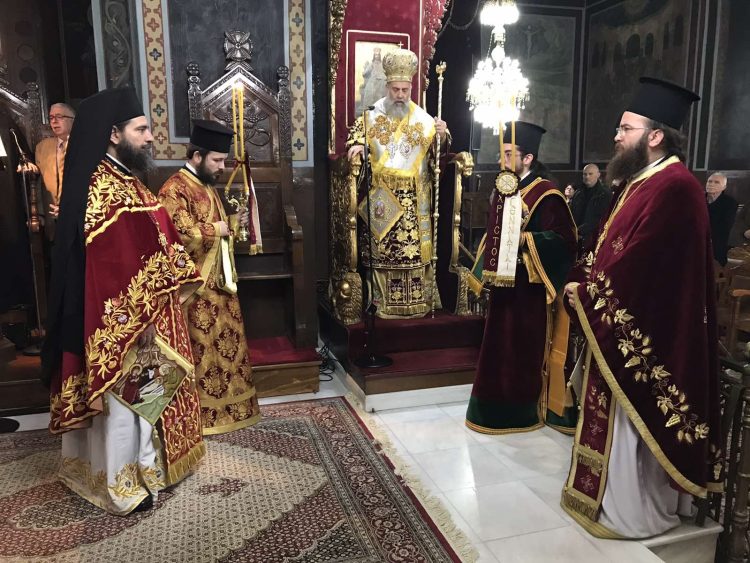 Η Θεία Λειτουργία των Χριστουγέννων στον Μητροπολιτικό Ναό Αγίων Κωνσταντίνου και Ελένης