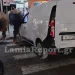 Λαμία: Νταής οδηγός έριξε «κουτουλιά» σε δημοτικό αστυνομικό