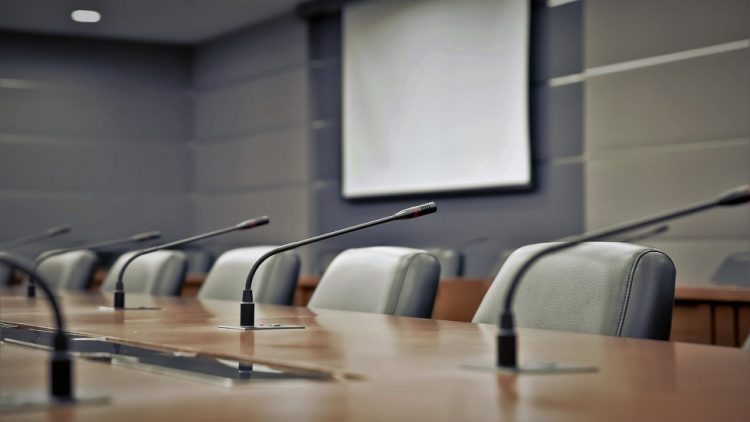 «Μπλόκο» σε ορκωμοσίες δημοτικών συμβούλων λόγω… οφειλών