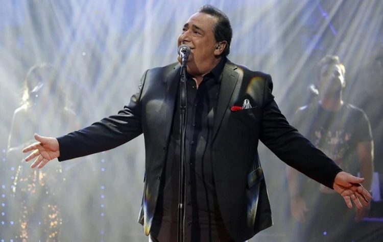 Πέθανε ο Βασίλης Καρράς: Μία καριέρα γεμάτη πίκρα, πόνο, στεναχώρια αλλά και χαρές – Η ζωή του «άρχοντα της πίστας»