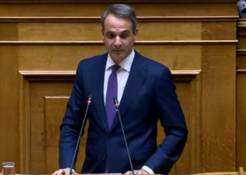 Μητσοτάκης από Βουλή: Από τις αρχές του έτους αυξάνεται κατά 20% η αποζημίωση των εφημεριών στο ΕΣΥ