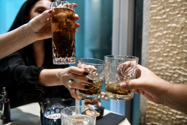 Ποια οινοπνευματώδη ποτά το βλάπτουν περισσότερο