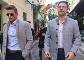 Στέφανος Κασσελάκης: Ο ΣΥΡΙΖΑ καταθέτει νομοσχέδιο για ισότητα στον γάμο – «Μας κάνετε να αισθανόμαστε β’ κατηγορίας πολίτες»