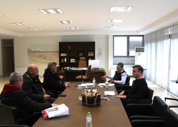 Συνάντηση αγροτών με τον Περιφερειάρχη Δημήτρη Κουρέτα