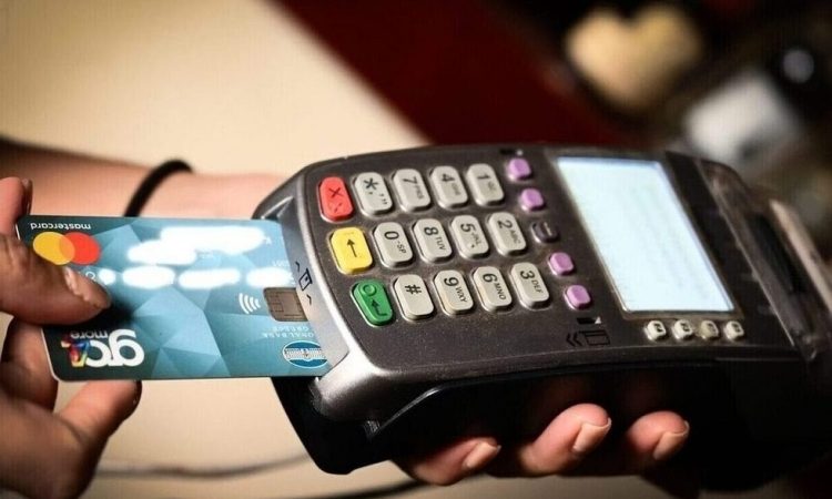 Ελεύθεροι επαγγελματίες: Οι ανατροπές με IRIS και POS – Τι θα ισχύσει έως το τέλος του 2024