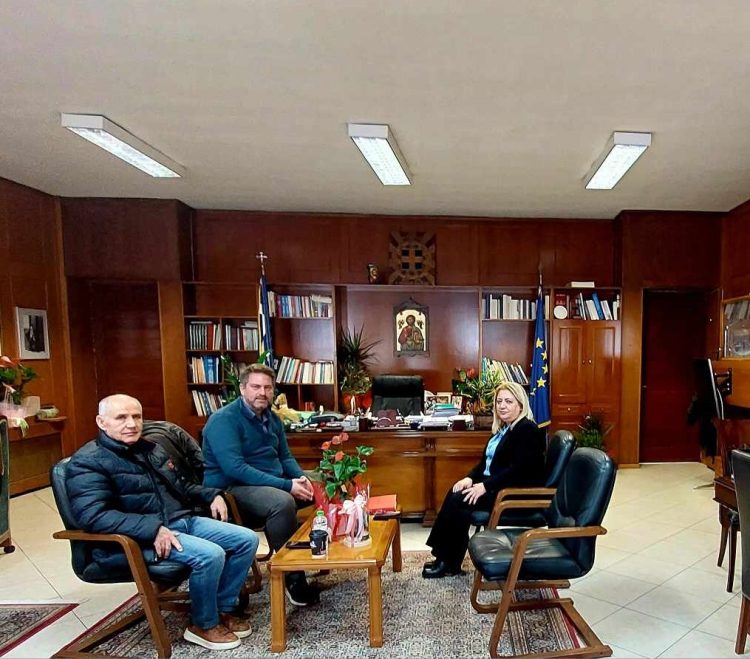 Συνάντηση της Διοίκησης του Δήμου Αργιθέας με την Αντιπεριφερειάρχη Τρικάλων Χρύσα Ντιντή για τις Περιφερειακές συνδέσεις