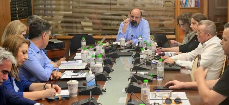 Συνάντηση Τριαντόπουλου με τις Ομάδες Εργασίας της Κρατικής Αρωγής στη Θεσσαλία