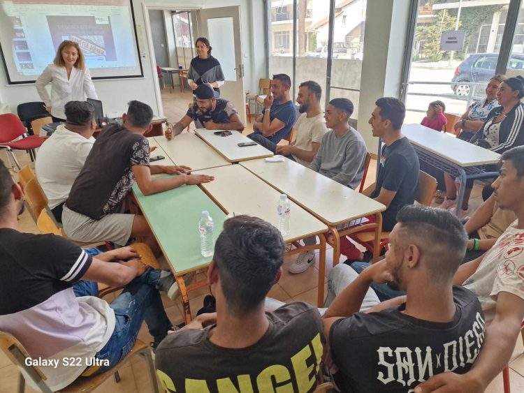 «Εργαστήρι πληροφόρησης για την αναζήτηση θέσεων εργασίας» στο  Παράρτημα Ρομά του Δήμου Σοφάδων