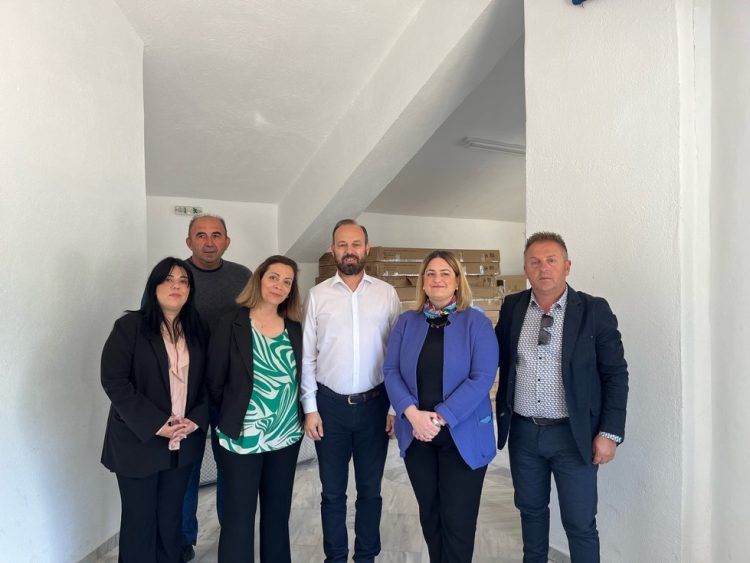 Παραδόθηκε στους πλημμυροπαθείς η δωρεά του ΔΕΣΦΑ παρουσία του Δημάρχου Μουζακίου