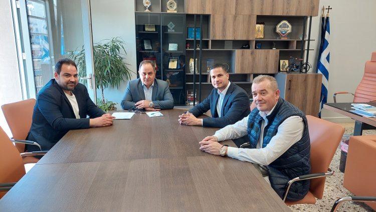 Επίσκεψη Καρανικόλα στο Δημαρχείο Καρδίτσας