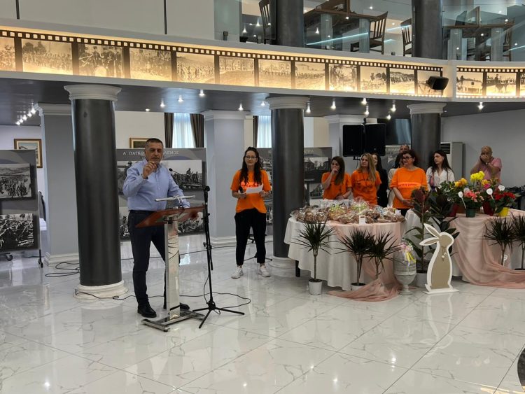 Στο μπαζάρ της οργάνωσης «Κανείς Μόνος» ο Δ. Κουρέτας