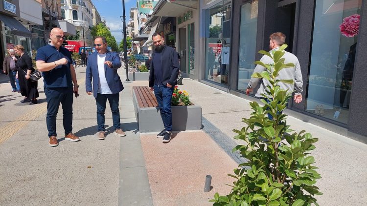 Άλλαξε η όψη του Κεντρικού Πεζοδρόμου της Καρδίτσας