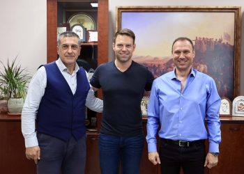 Συνάντηση Κουρέτα με το Δήμαρχο Παλαμά παρουσία Κασσελάκη