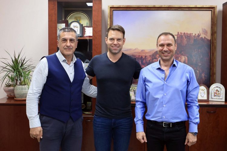 Συνάντηση Κουρέτα με το Δήμαρχο Παλαμά παρουσία Κασσελάκη